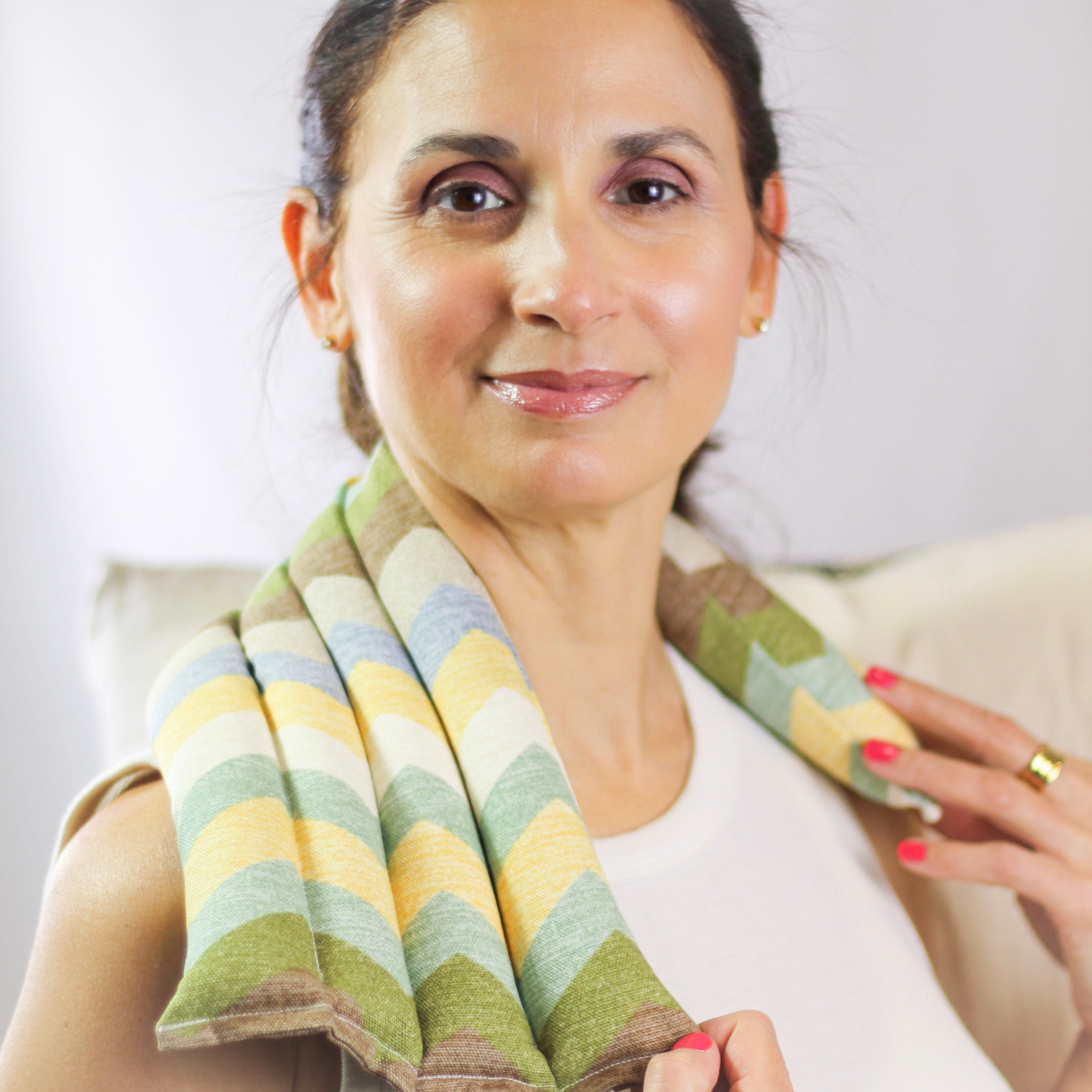 Natural, flaxseed, cherry pit, cotton, heating pad, pain relief, muscle soreness, relaxation, organic, soothing, heat therapy, neck, back, arthritis, eco-friendly, reusable, therapeutic, comfort, natural remedy, stress relief, warmth, healing, non-toxic, eco-conscious, cozy, detox, circulation, inflammation reduction.